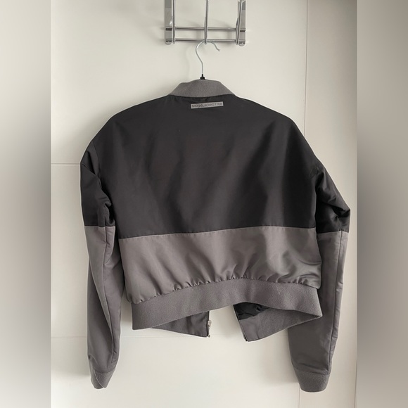Nikki Blackketter by Gymshark black cropped bomber jacket size small worn twice. - Picture 5 of 8